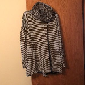CAbi XL sweater